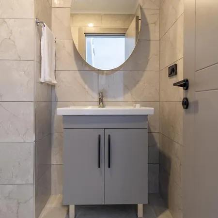 Silence Garden Bir Yatak Odali